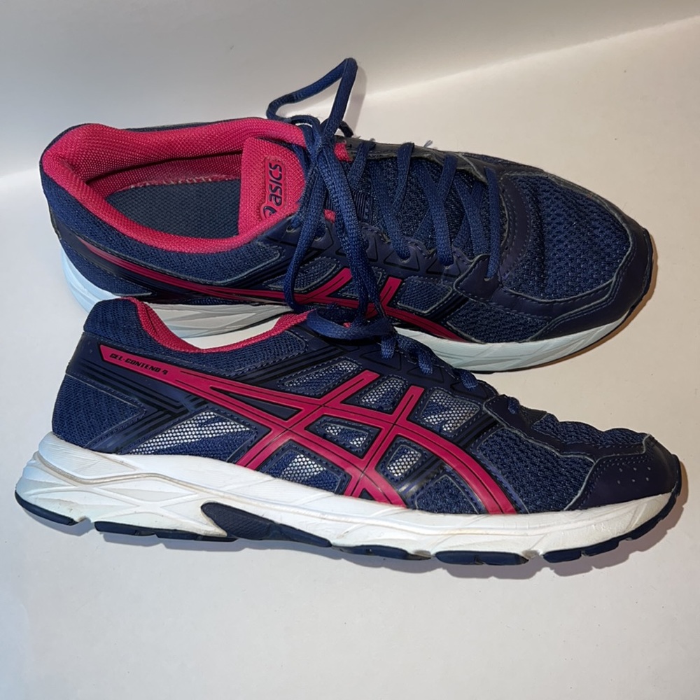Woman’s ASICS Gel Contend 4 blue/pink 8.5